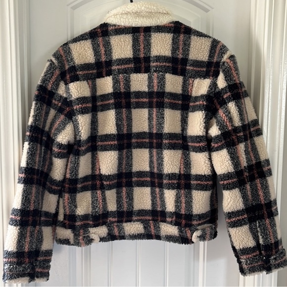 Levi's Plaid Ex-Boyfriend Trucker Jacket, SMALL NWT - Picture 4 of 8